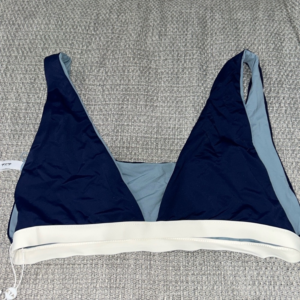 NWT KYA Abbey Reversible Swim Bikini Top Size Large Z68
